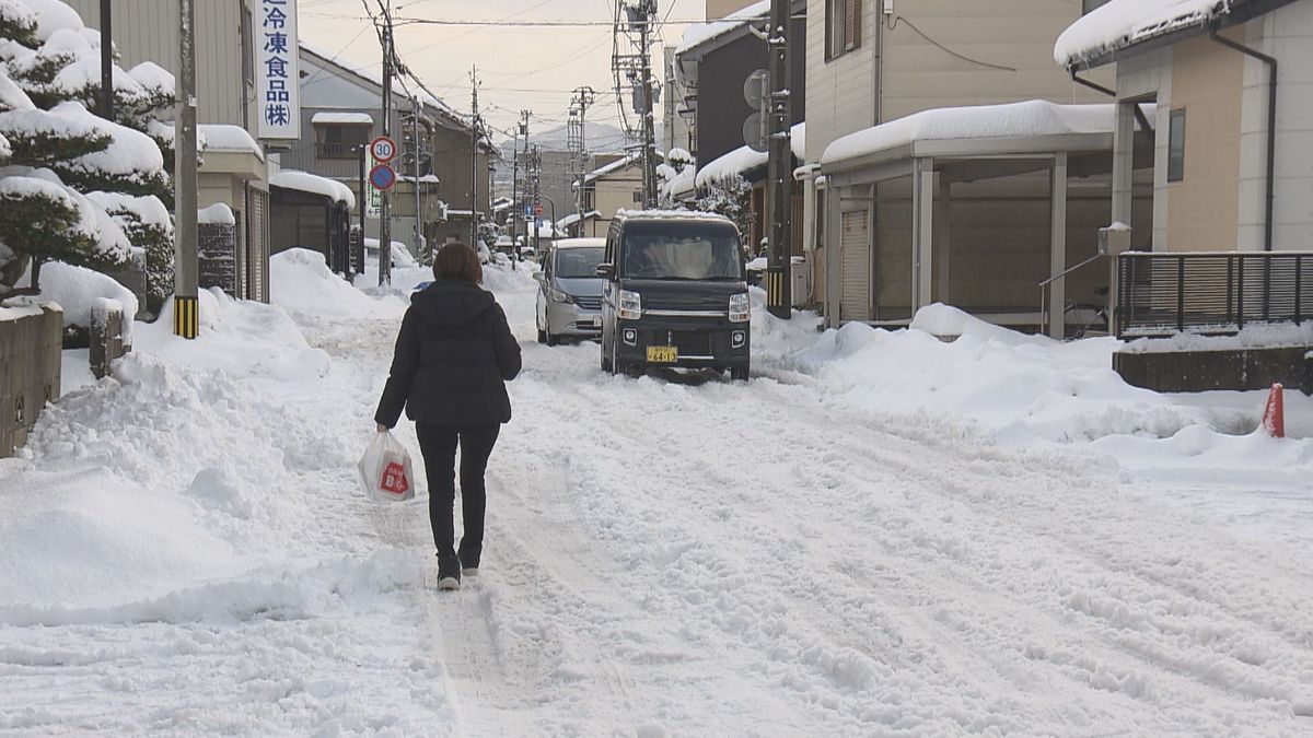 あすにかけて山地中心に大雪の恐れ 強い冬型の気圧配置続く 交通障害に注意・警戒を
