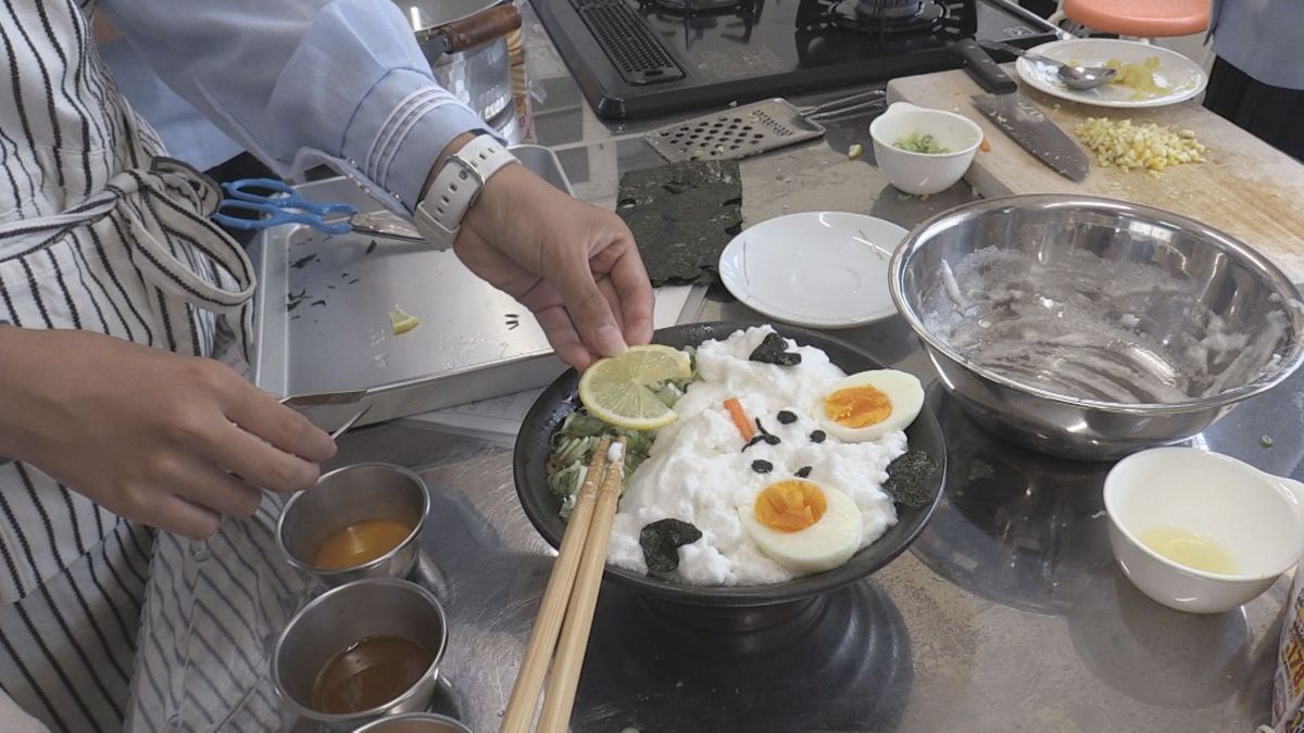 オリジナルのラーメン開発中　福大附属義務教育学校8年生　ふわふわメレンゲでかわいく　年内に“らーめん岩本屋”で限定販売へ