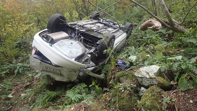 崖の下に車両転落、柵を突き破る　越前町の高齢夫婦死亡　石川県･白山白川郷ホワイトロードの駐車場　アクセルとブレーキの操作誤ったか