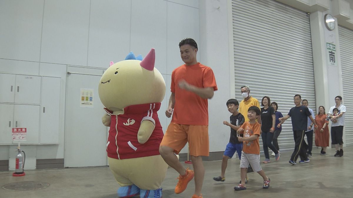 「福井県民なら、やればできる!」ティモンディ高岸さん 県のウオーキングキャンペーンにあわせ熱いエール 県民の平均歩数、年々減少傾向受けて