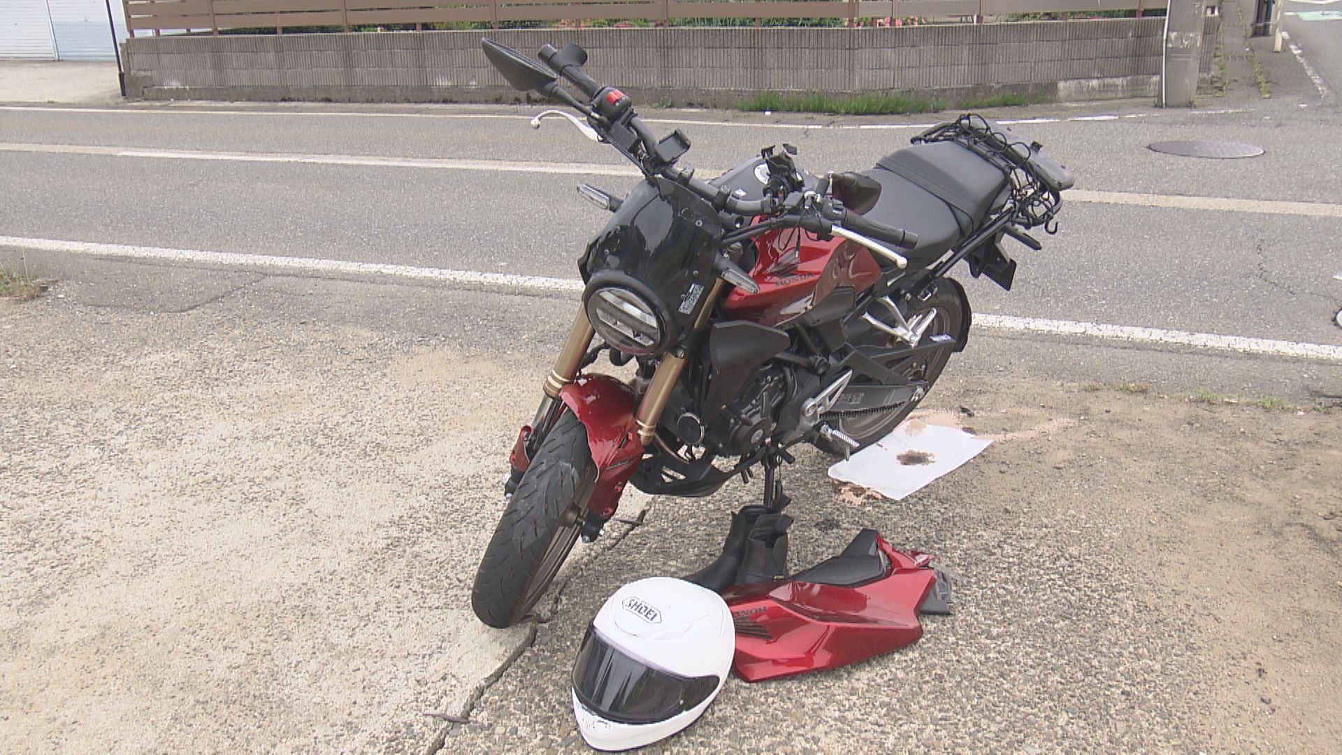 坂井市春江町の交差点で重体事故　バイクと軽自動車が出合い頭に衝突　バイクの男性運転手が意識不明　