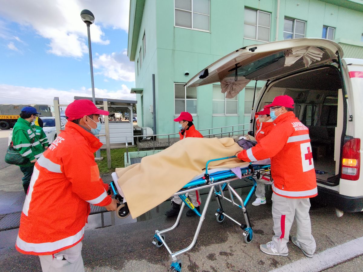 医療機関の連携体制構築を 被災地派遣の医師語る 災害拠点病院への集中排除