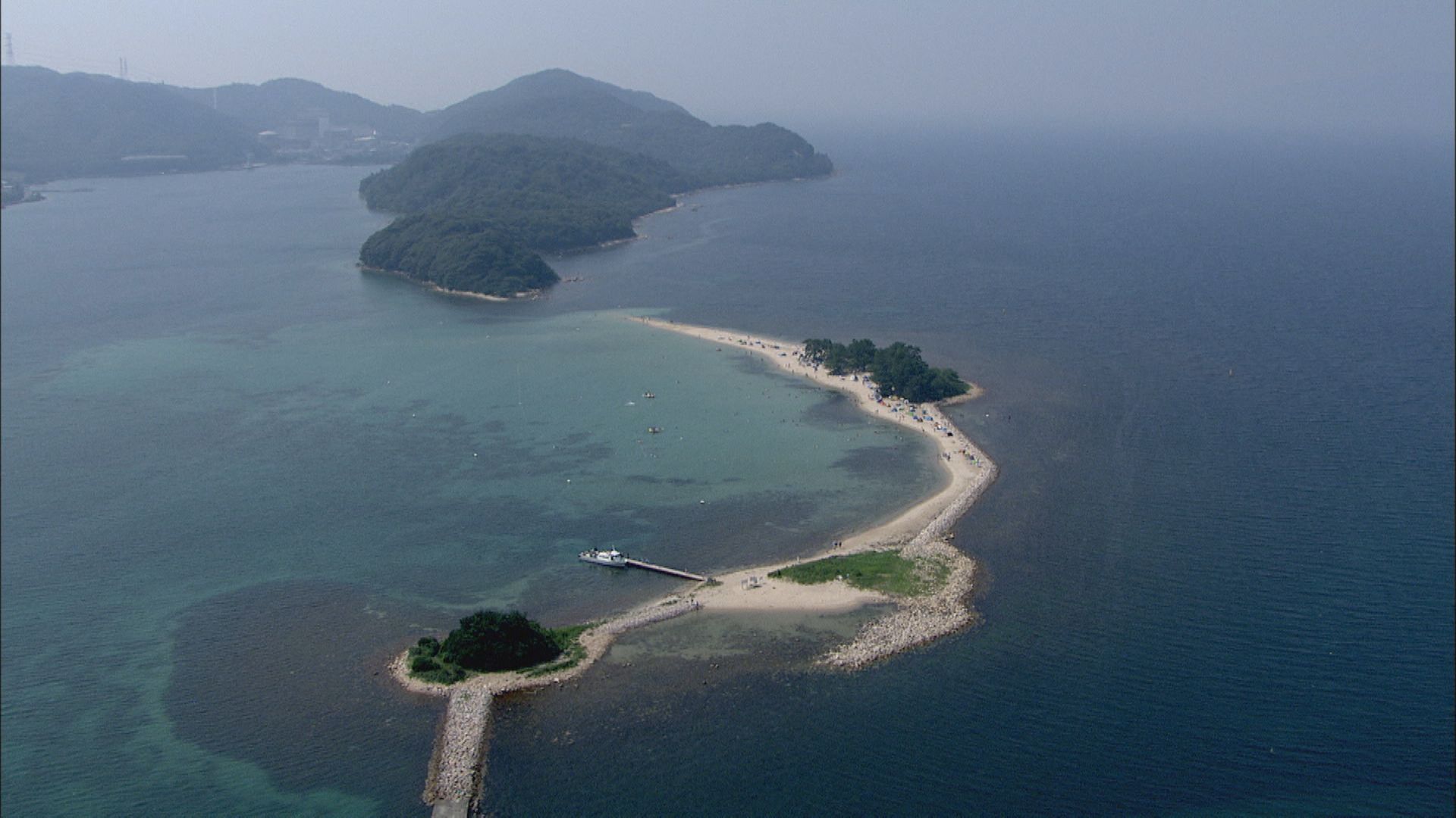 北陸のハワイ「水島」　シーズン本番なのに渡れない？　旅客船の運航許可下りず　現時点で営業開始は未定