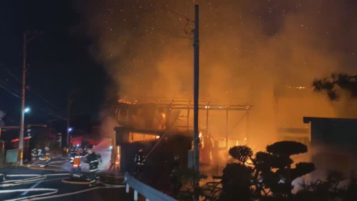 住宅など4棟焼く火事　けが人なし　あわら市花乃杜