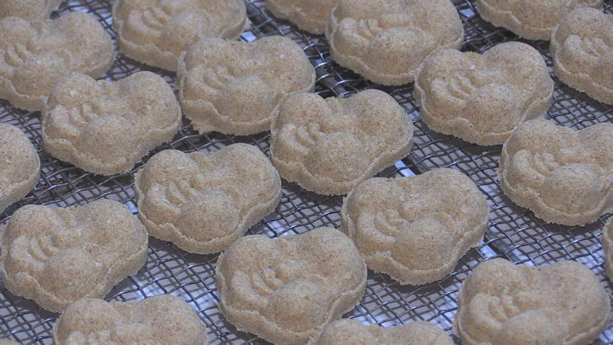 愛らしいお多福の表情　敦賀の伝統銘菓「豆らくがん」生産ピーク　節分のお菓子にいかが？