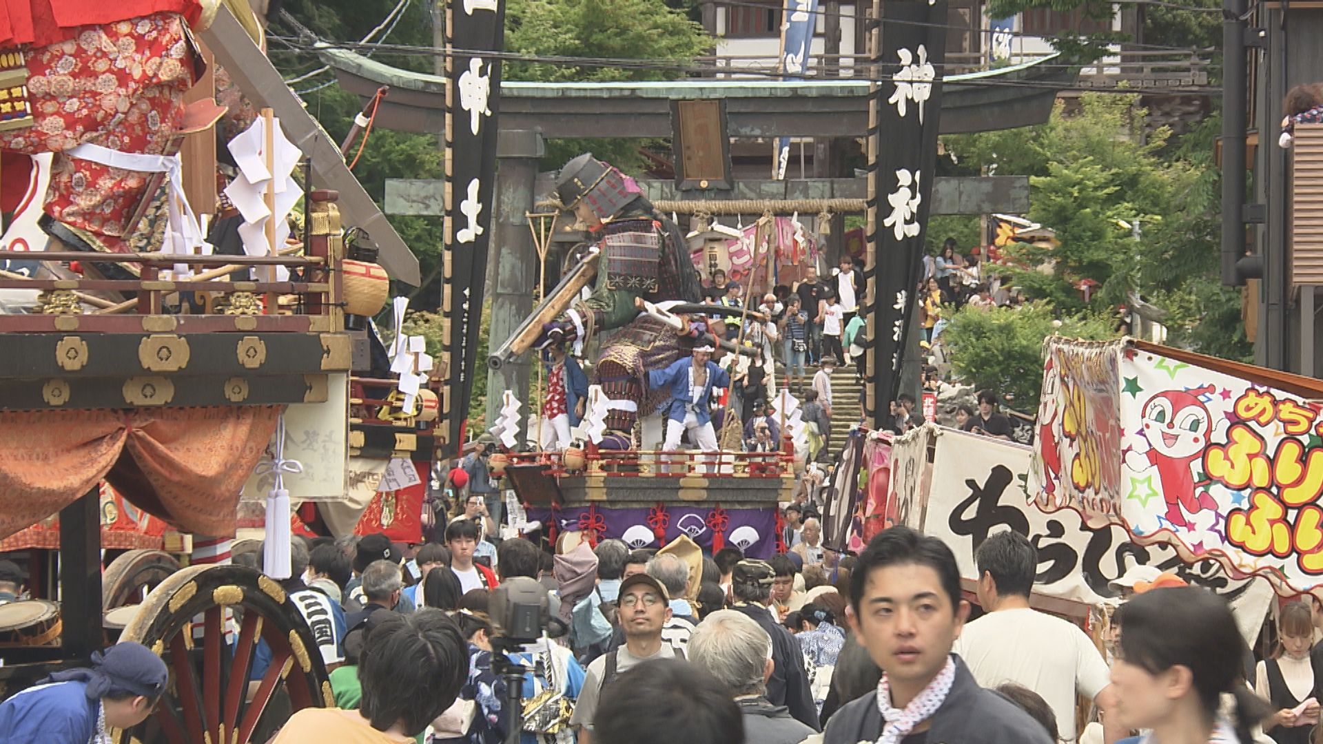 個性豊かな武者人形ずらり　6基の山車が三国神社に集結　三国祭“中日”で港町活気づく