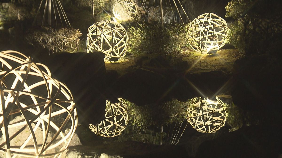 幻想的な“竹灯り”　「めっちゃ感動する」ライトアップ　越前市の万葉の里味真野苑、17日まで