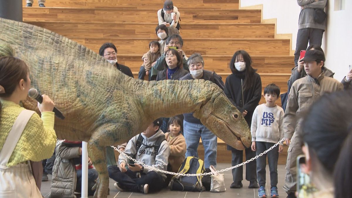新幹線開業で県内にぎわう 初めて福井を訪れた人も「魅力的な観光地がいっぱい」 "恐竜列車”も連日満員