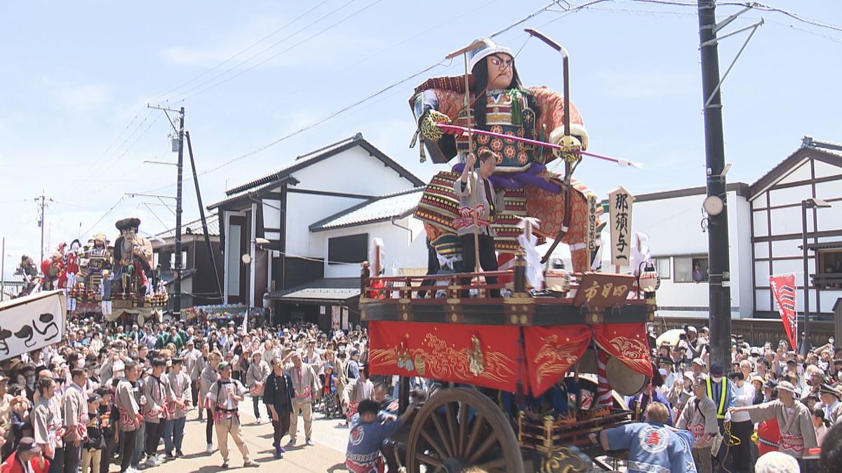 「三国祭」目玉の山車巡行　勇壮な武者人形を飾り練り歩く　石川五右衛門のキセルからは煙も　全6基が三国神社前に集結