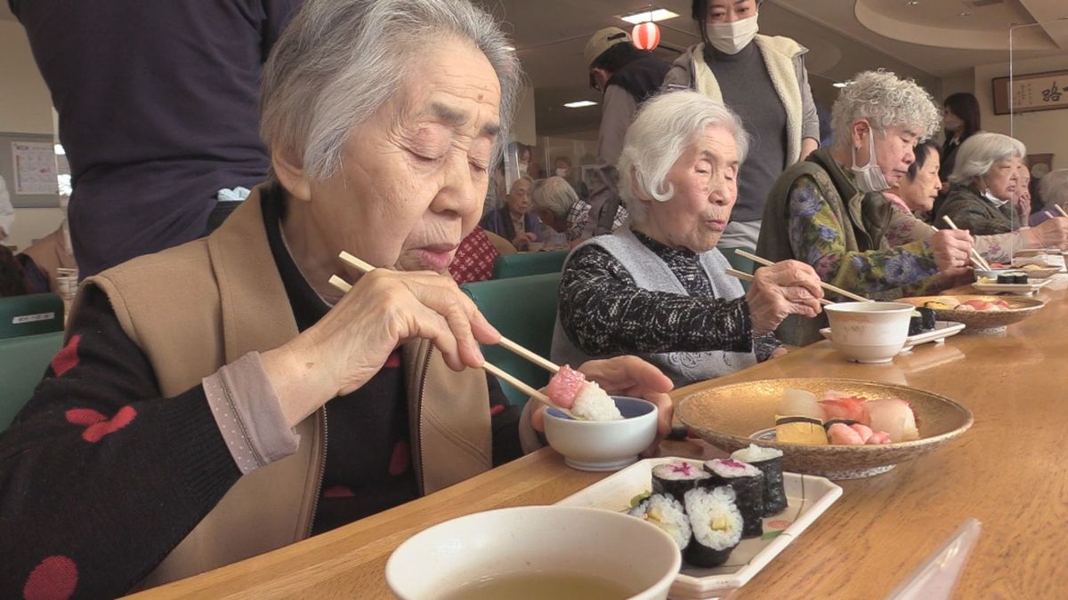 「数年ぶりに食べた」職人が握る寿司　高齢者施設で入居者にプレゼント　福井中央ライオンズクラブが企画