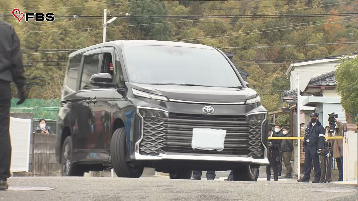 車内から複数の刃物を押収