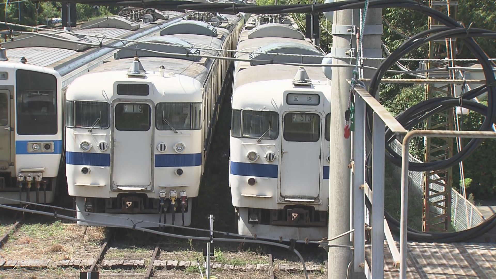 見学会を目前にして…廃車予定の415系車両の座席・マイク・行先字幕