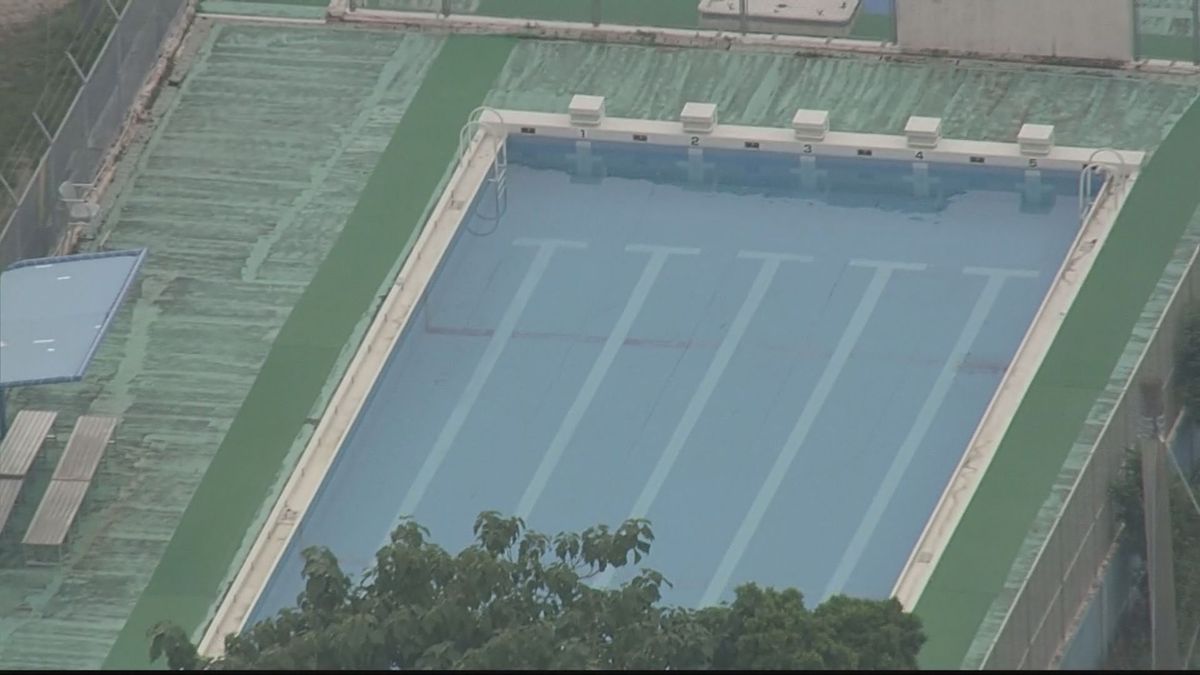 小学生　プール 裸 