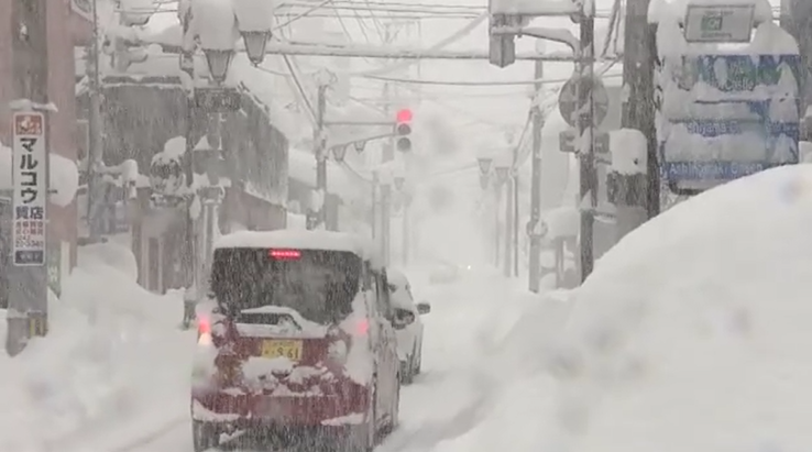 観測史上最大積雪の会津若松市内で70代女性が一時行方不明…自宅周辺で無事発見