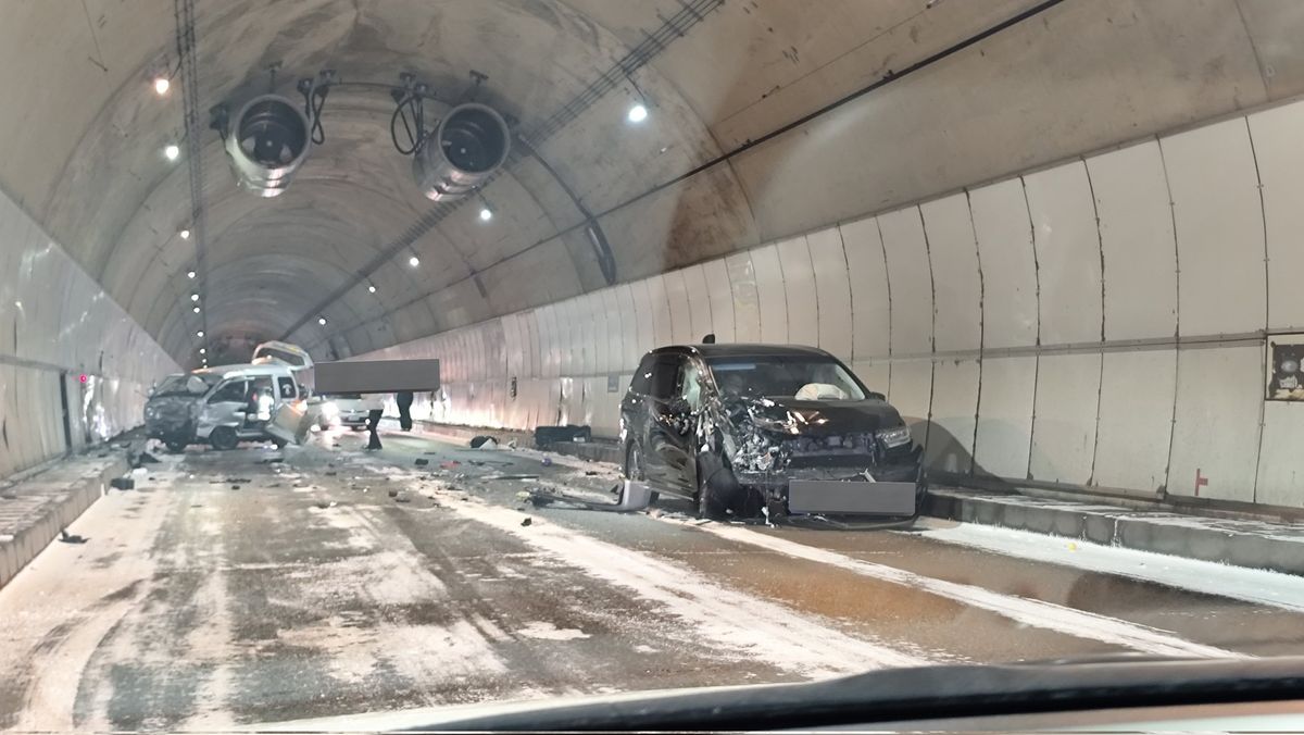 【続報】土湯トンネル内で正面衝突の事故か...女性1人心肺停止、子供3人含む5人が病院に搬送 午後4時20分頃には通行止めは解除 福島