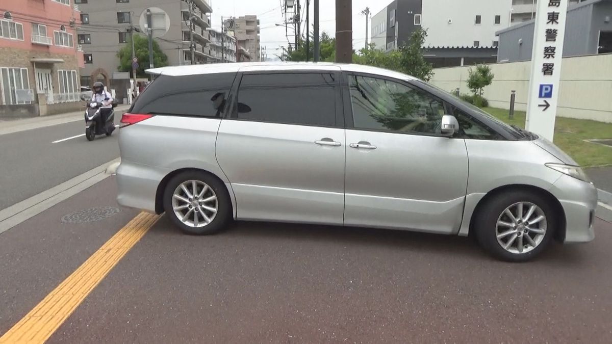 【続報】広島市のタクシー強盗容疑者逮捕　容疑者を乗せた車　広島東署に入る