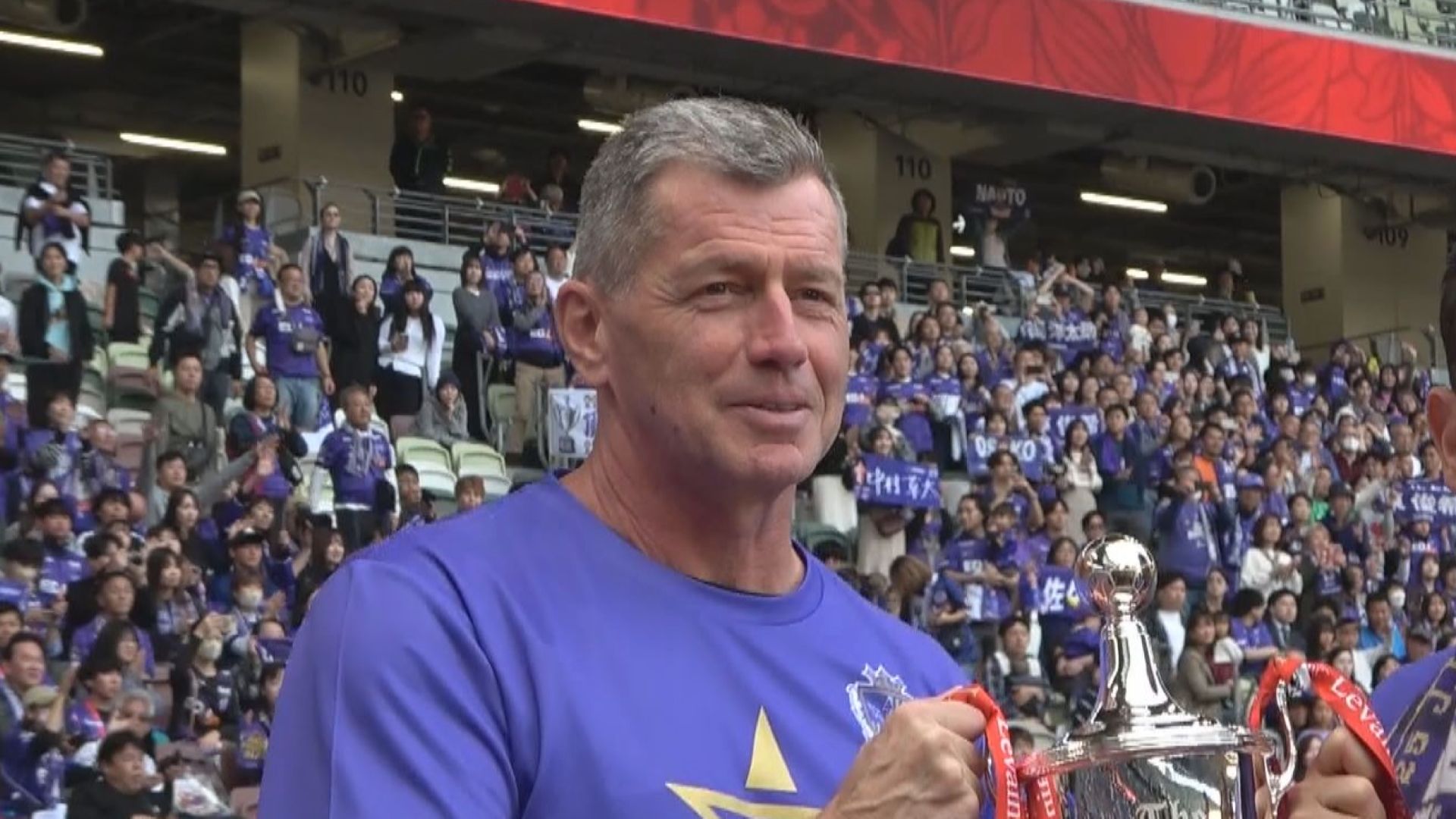 サンフレッチェ広島がスキッベ監督の退任を発表 後任は未定（2025年11