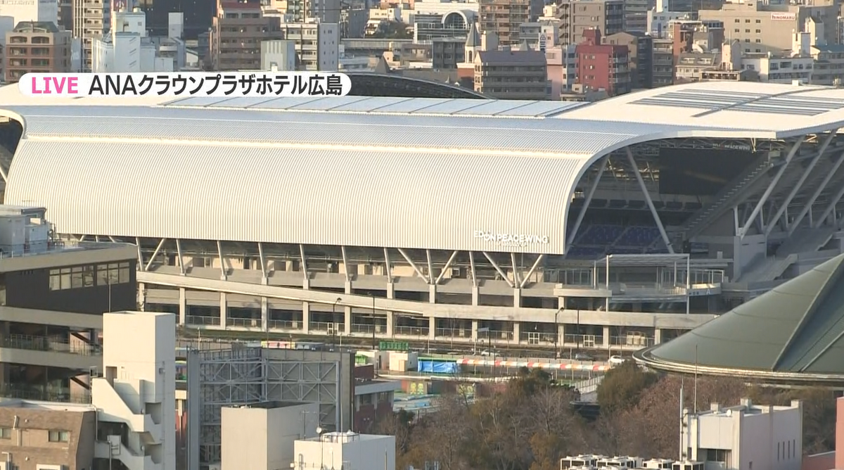 紫に染まった新スタジアム