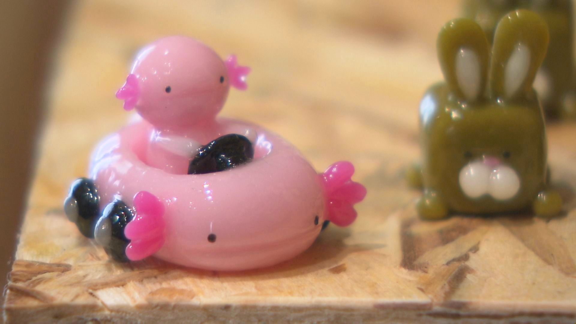 アーティストベア　国内作家　かわうそベビー　樹脂粘土 SNSで話題 指先サイズの「ゆるかわ」アート【徳島】（2026年9月11日