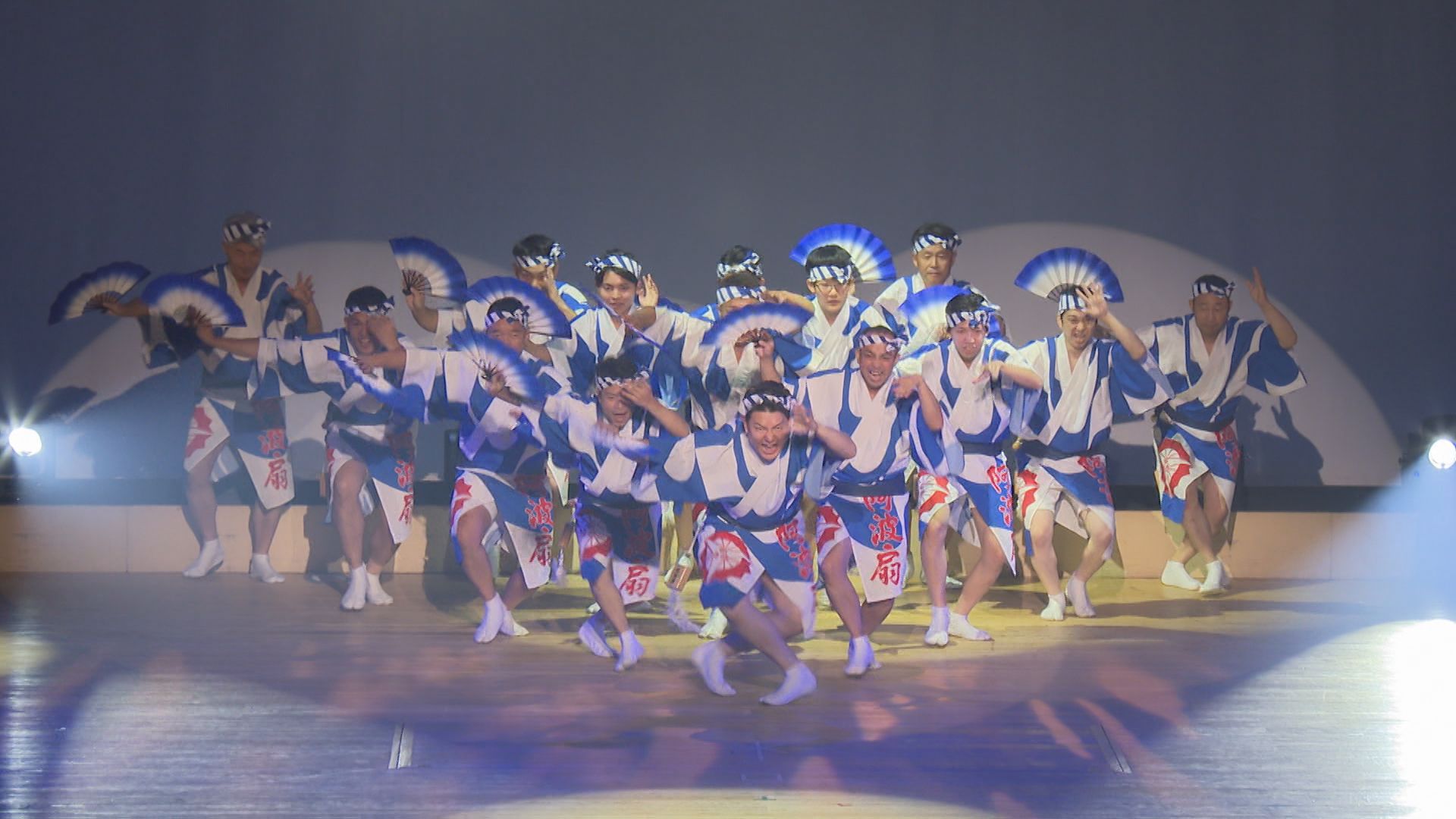有名連が華麗なステージ 選抜阿波踊り「夢の舞台 祭りび」【徳島