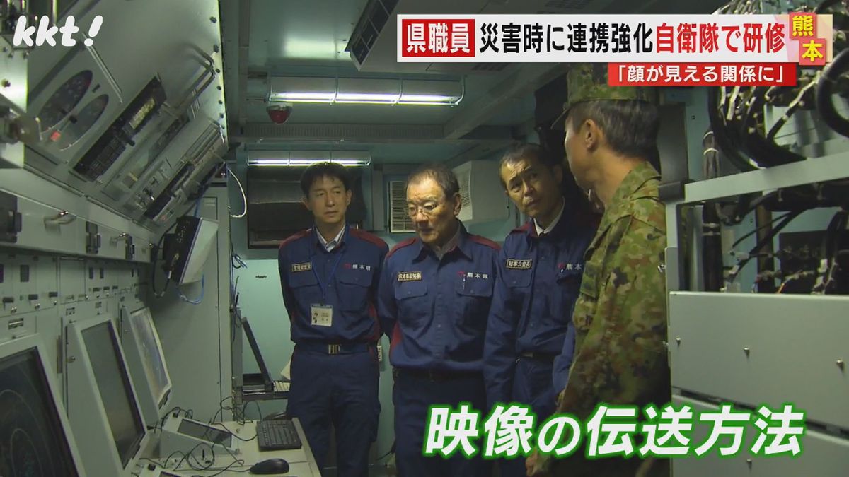 災害時の迅速な対応を 熊本県職員が自衛隊で研修 ヘリに搭乗し風圧や振動を体験