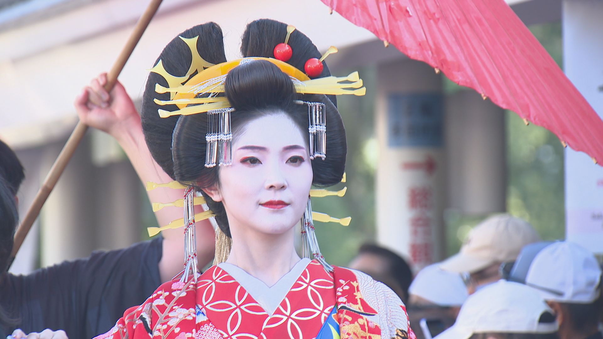 優美に｢花魁道中｣ 熊本城坪井川園遊会（2025年10月12日掲載）｜KKT