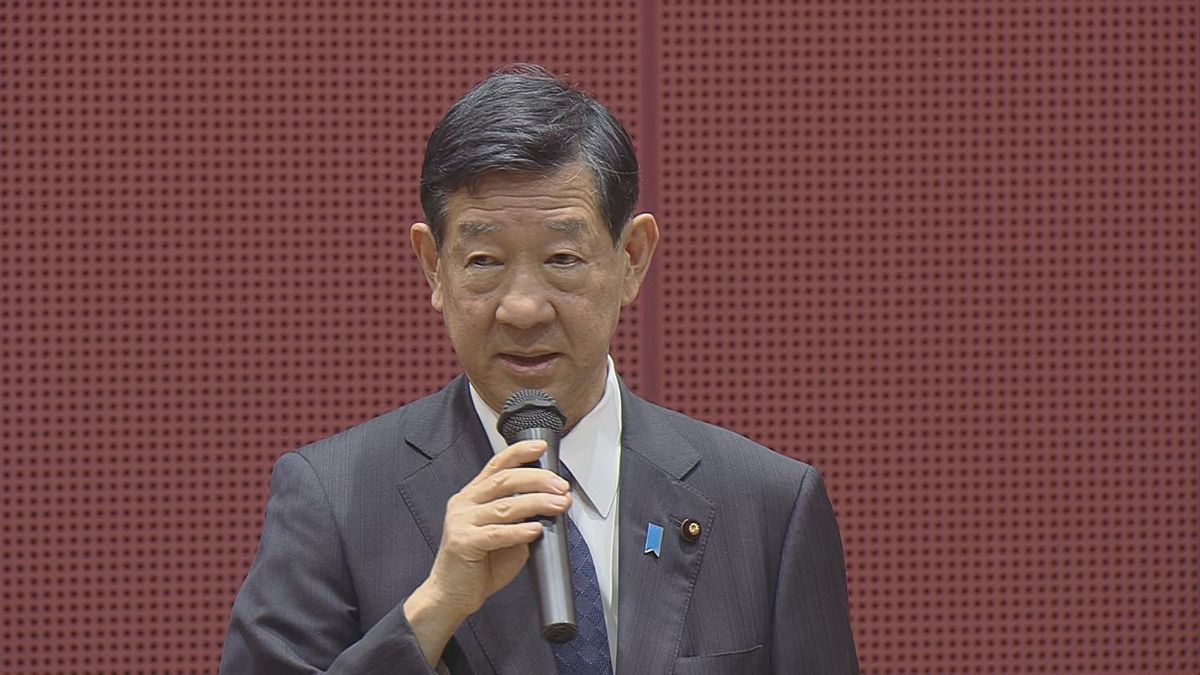 伊藤環境相(8日･水俣市)