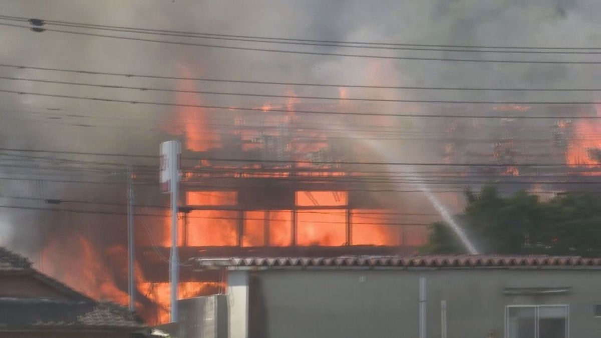 火事現場(天草市五和町･1日午後2時半頃)