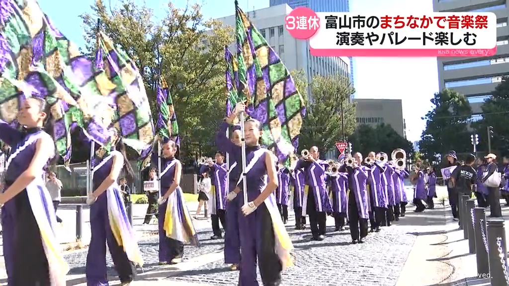マーチングにストリートピアノ　富山を音楽で盛り上げ　ＴＯＹＡＭＡまちなか音楽祭　富山県富山市