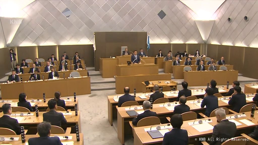 富山市議会臨時会　正副議長決まる