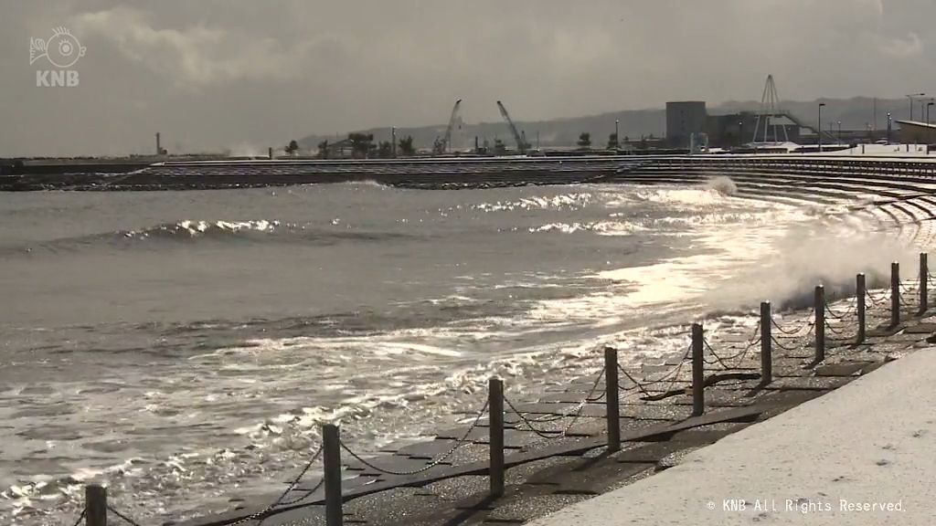 富山県内冬型の気圧配置が続く　海では２６日にかけしけの見込み