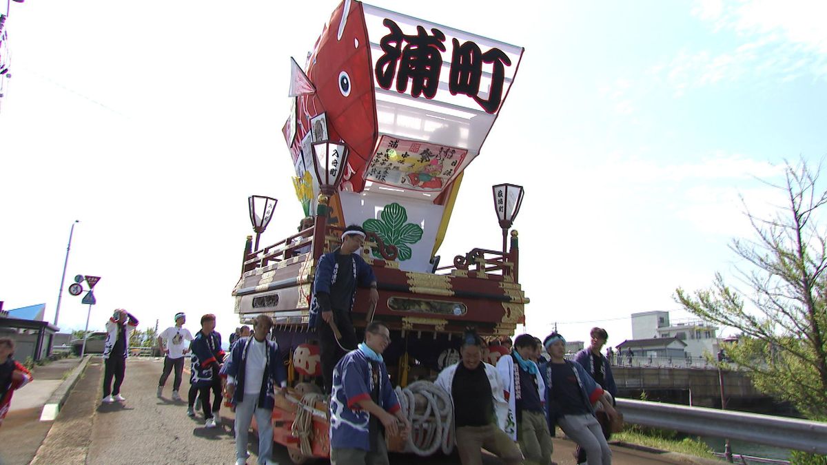 地震からの復興　願いを込め　富山市で岩瀬曳山車祭