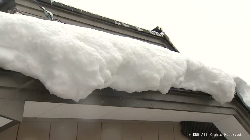 除雪中事故とみて捜査　富山市細入地域で８０歳女性　雪に埋もれた状態で見つかり現場で死亡確認