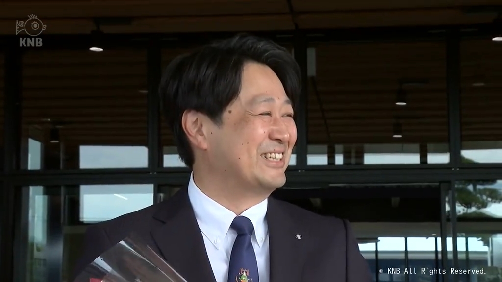 入善町　中瀬淳哉新町長が初登庁