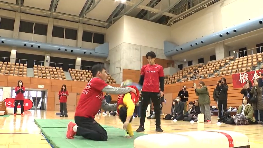 <b>オリンピック</b>２大会金メダリスト 橋本大輝選手の体操教室 砺波