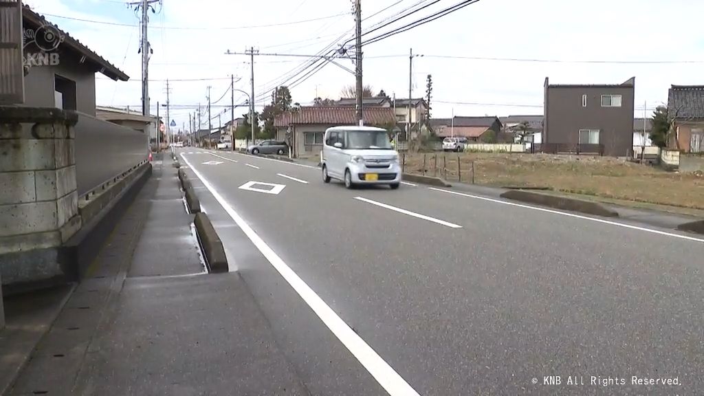 80歳男性はねられ死亡　富山市の市道