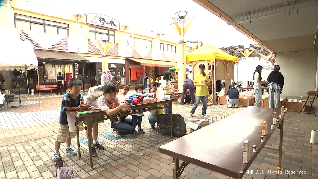 商店街の活性化 企画したのは大学生ら 射水市で「タイムスリップ型文化