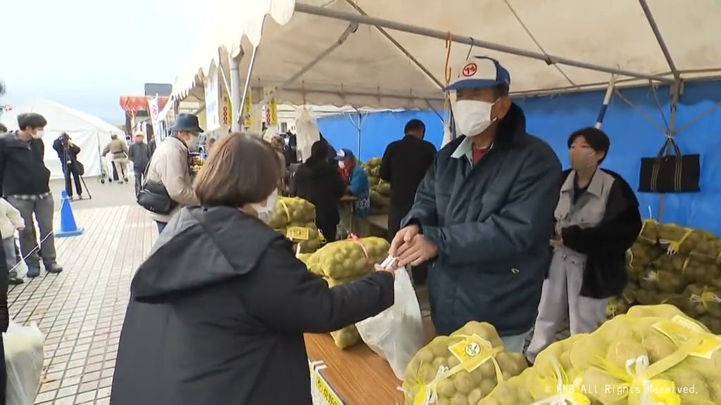 ごっつぉ里いもまつり　にぎわう　南砺市福野地域