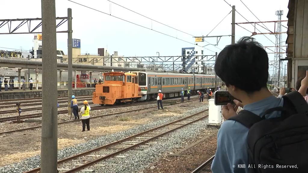 東海から北陸へ活躍の舞台移す　213系5000番台が富山に到着　富山地方鉄道で今年度中に１編成運行へ