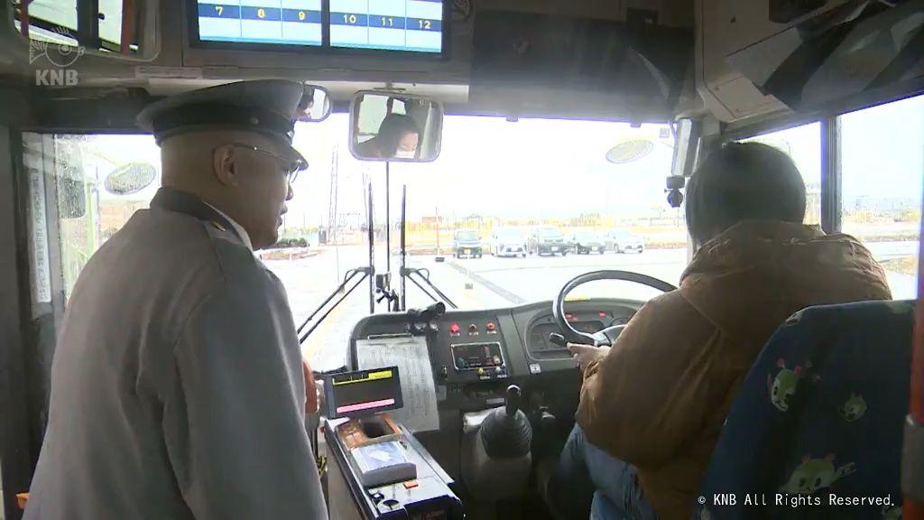バス運転手不足…なり手確保へ体験会　富山地方鉄道