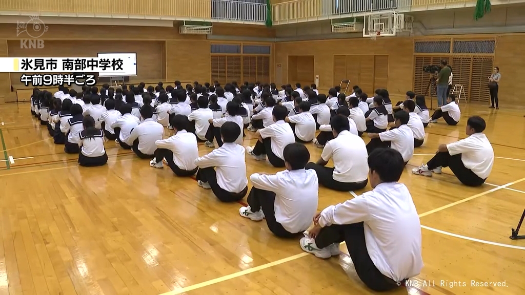「仲間と支え合って学校生活を」大雨被害の氷見市　小中学校で始業式