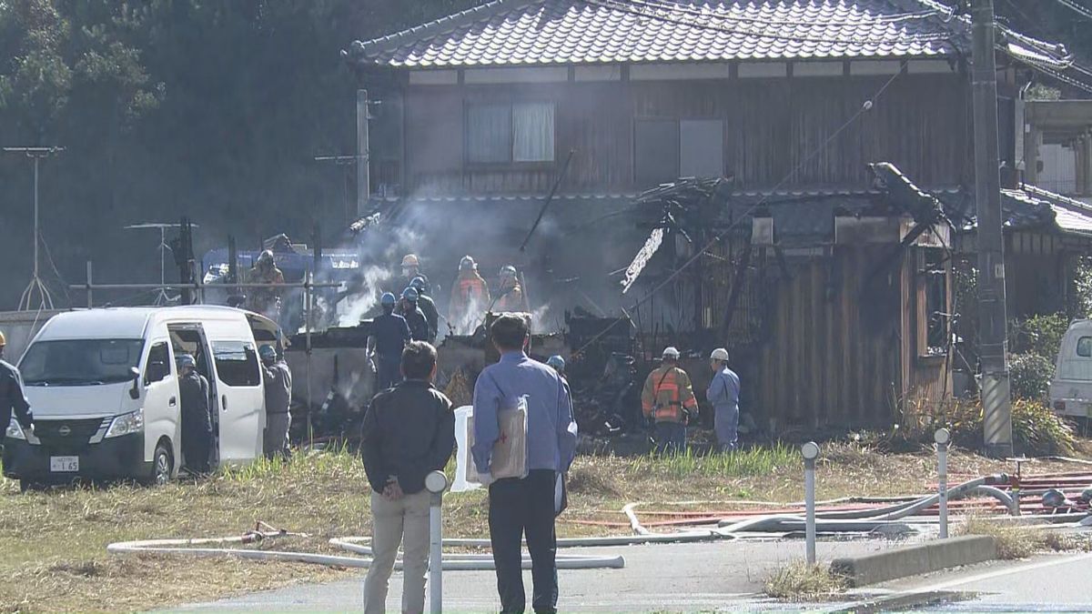 柳井で住宅全焼し焼け跡から１人の遺体 住人の高齢男性が不明 