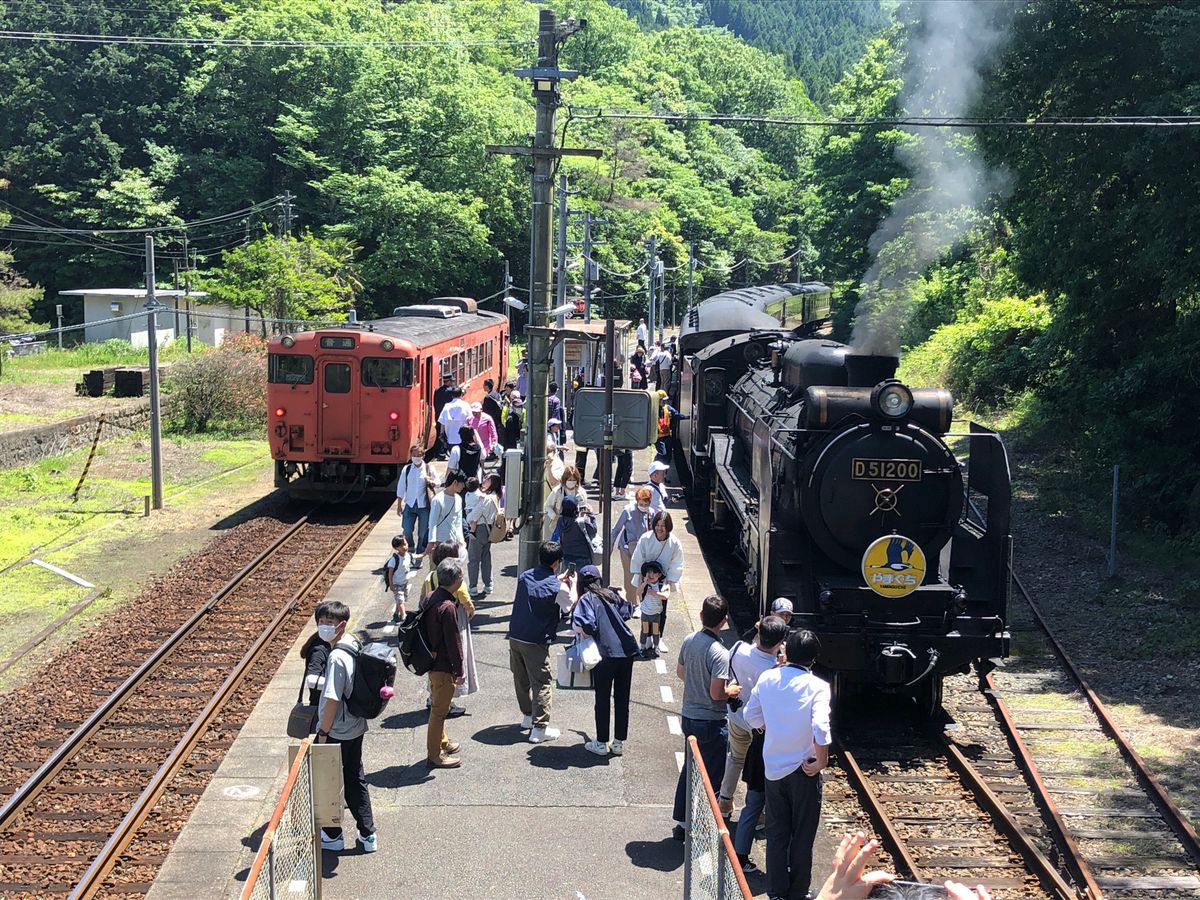 SLやまぐち号、前照灯が点灯せず途中の駅で運転取りやめ