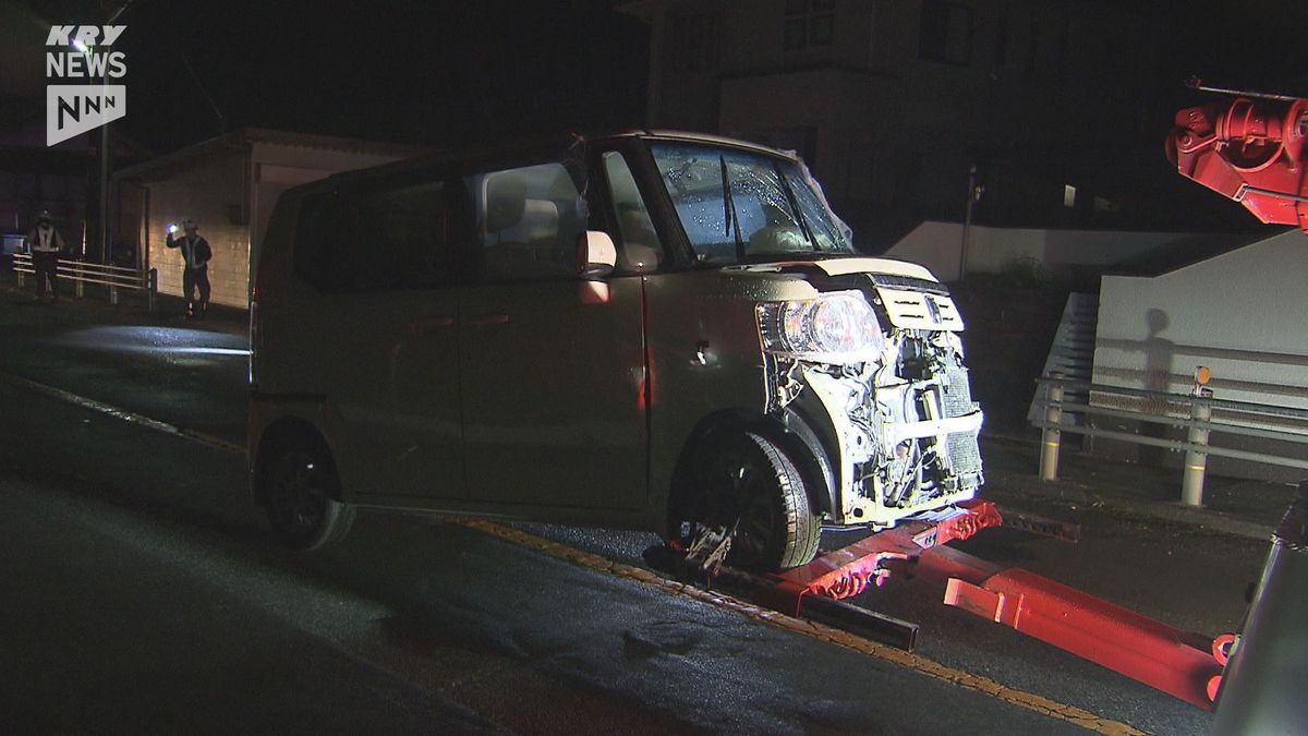 帰省中の兄弟4人が乗る車が民家の門に突っ込み全員骨折の大けが「車の中の虫に気を取られ」山口・岩国市