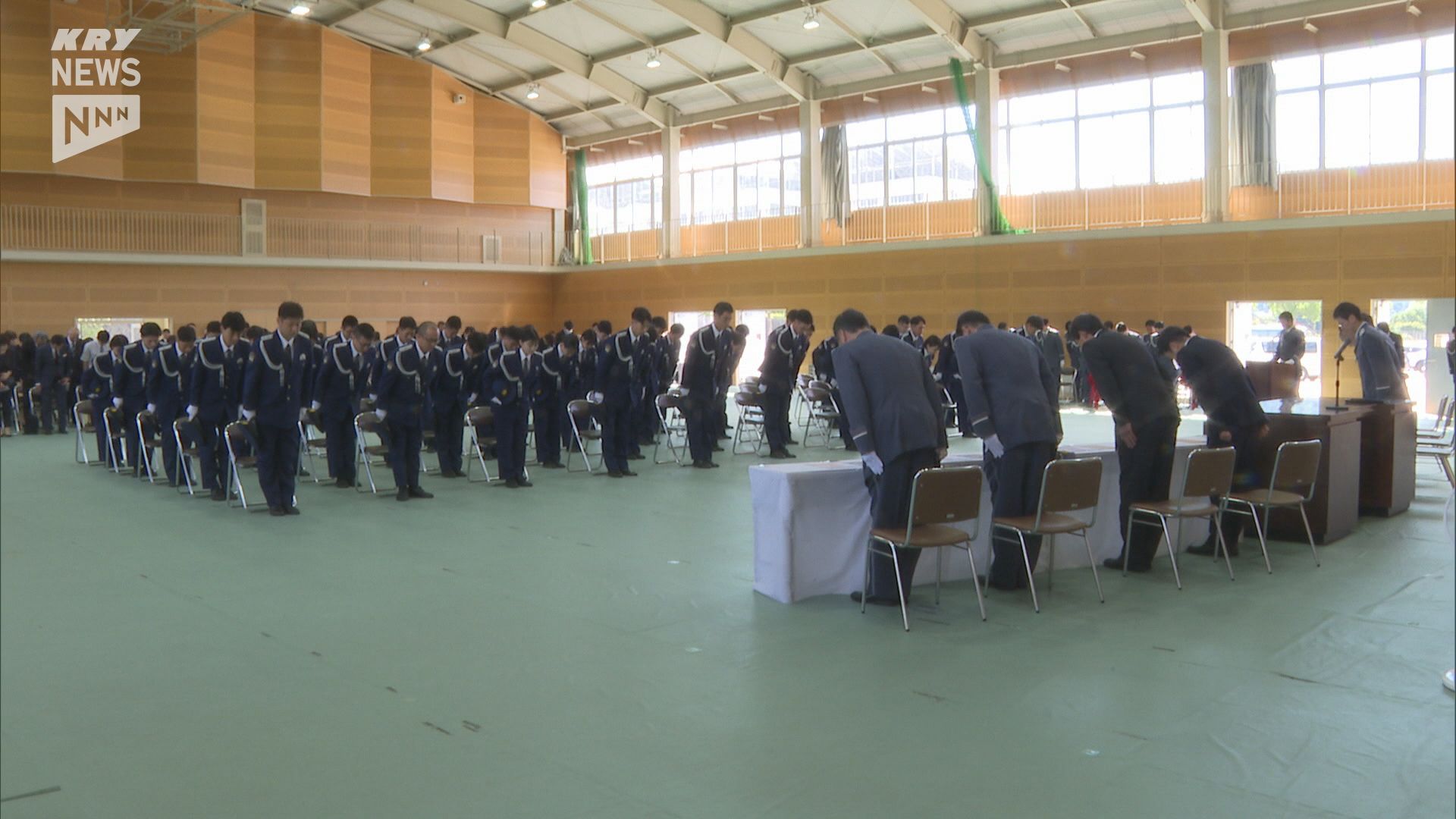 ４３人の警察官が卒業 県警察学校短期過程卒業式（2024年9月27日掲載）｜KRY NEWS NNN