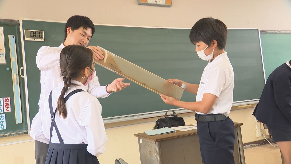 大雨シーズンを前に…周南・三丘小の児童が土砂災害の危険性学ぶ