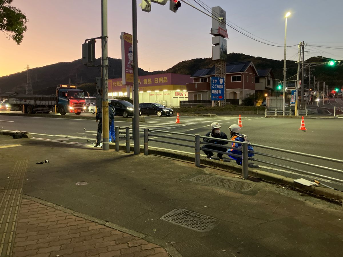 周南・国道2号交差点で高齢女性が軽乗用車にはねられ死亡