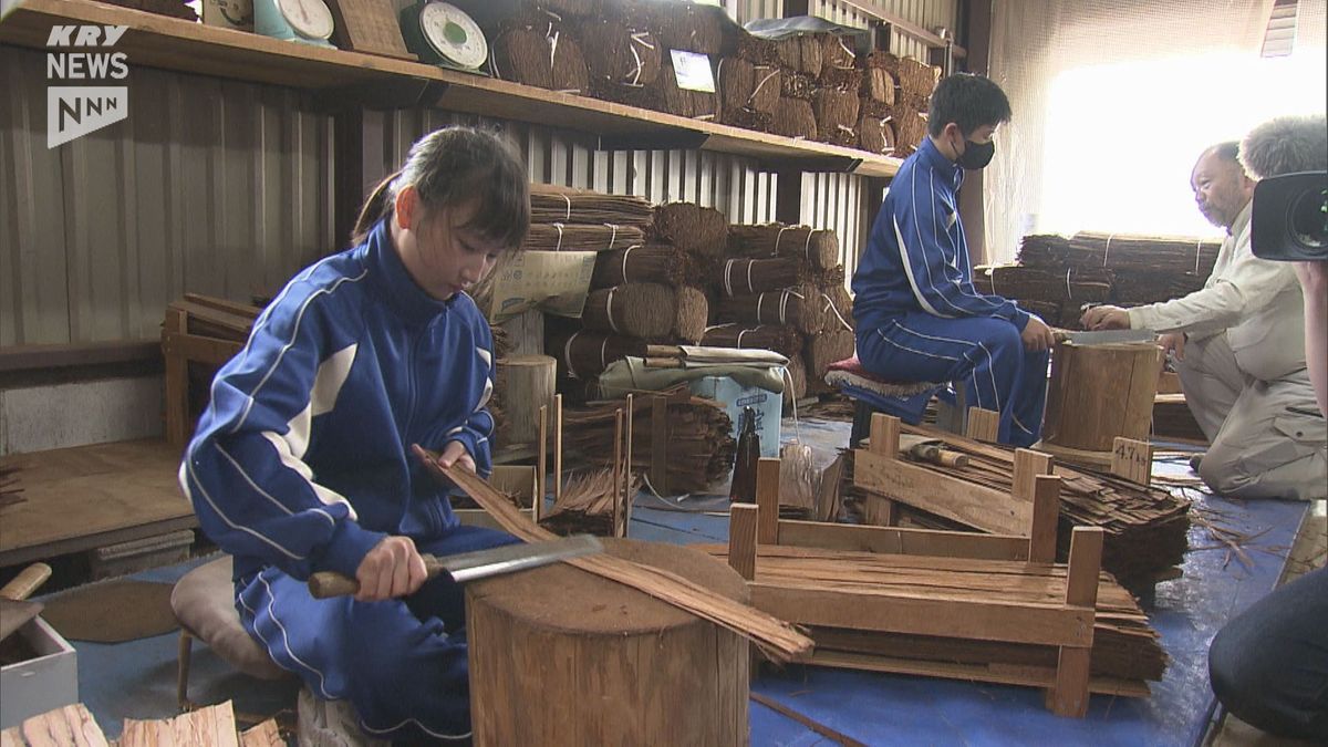 令和の大改修中…国宝・瑠璃光寺の改修現場で中学生が文化財修理の基本を学ぶ…檜皮づくりも・山口