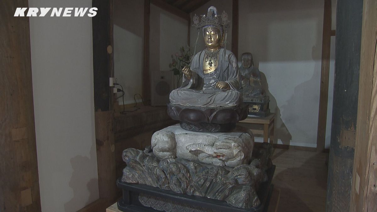 22年前に盗難被害…文殊菩薩座像の台座を復元　山口市・興隆寺で開眼供養　彩色は馬場良治さんが担当　