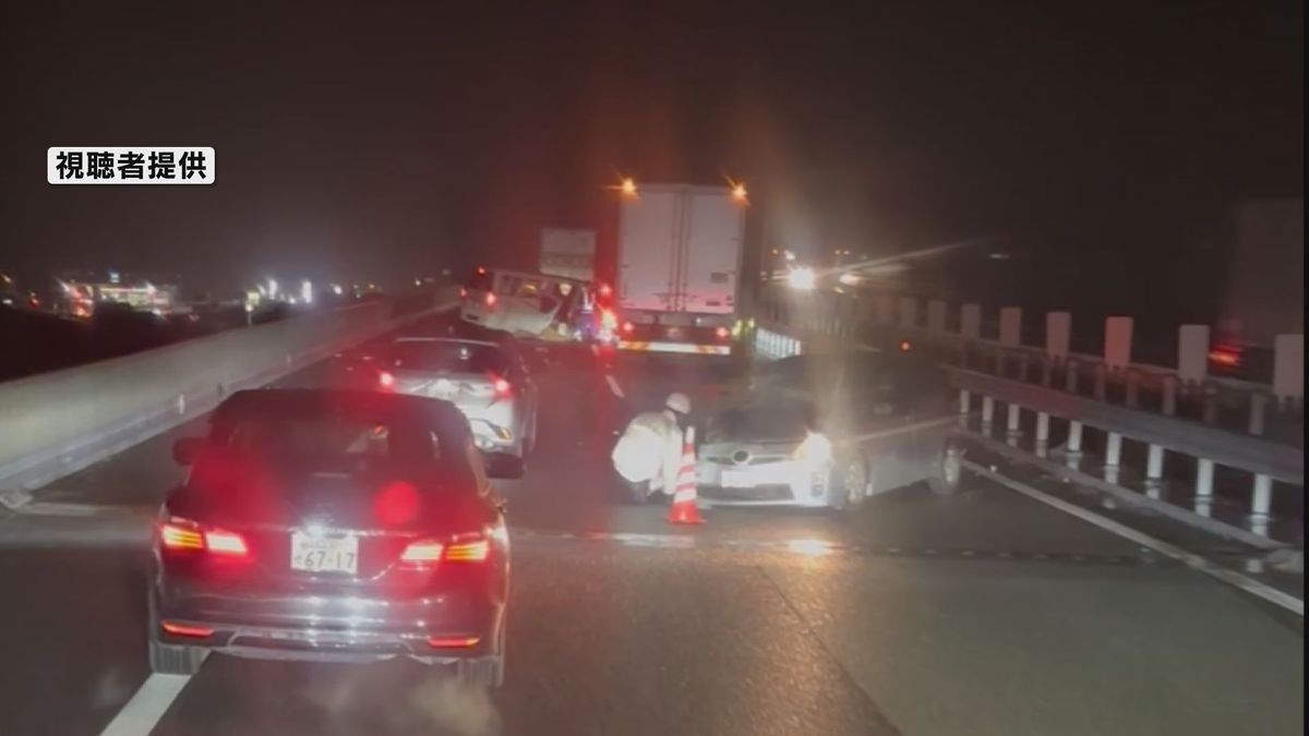 逆走か…山陽道下りで乗用車とワゴン車が衝突する事故　防府東IC～山口南ICの下りが通行止め　２人搬送